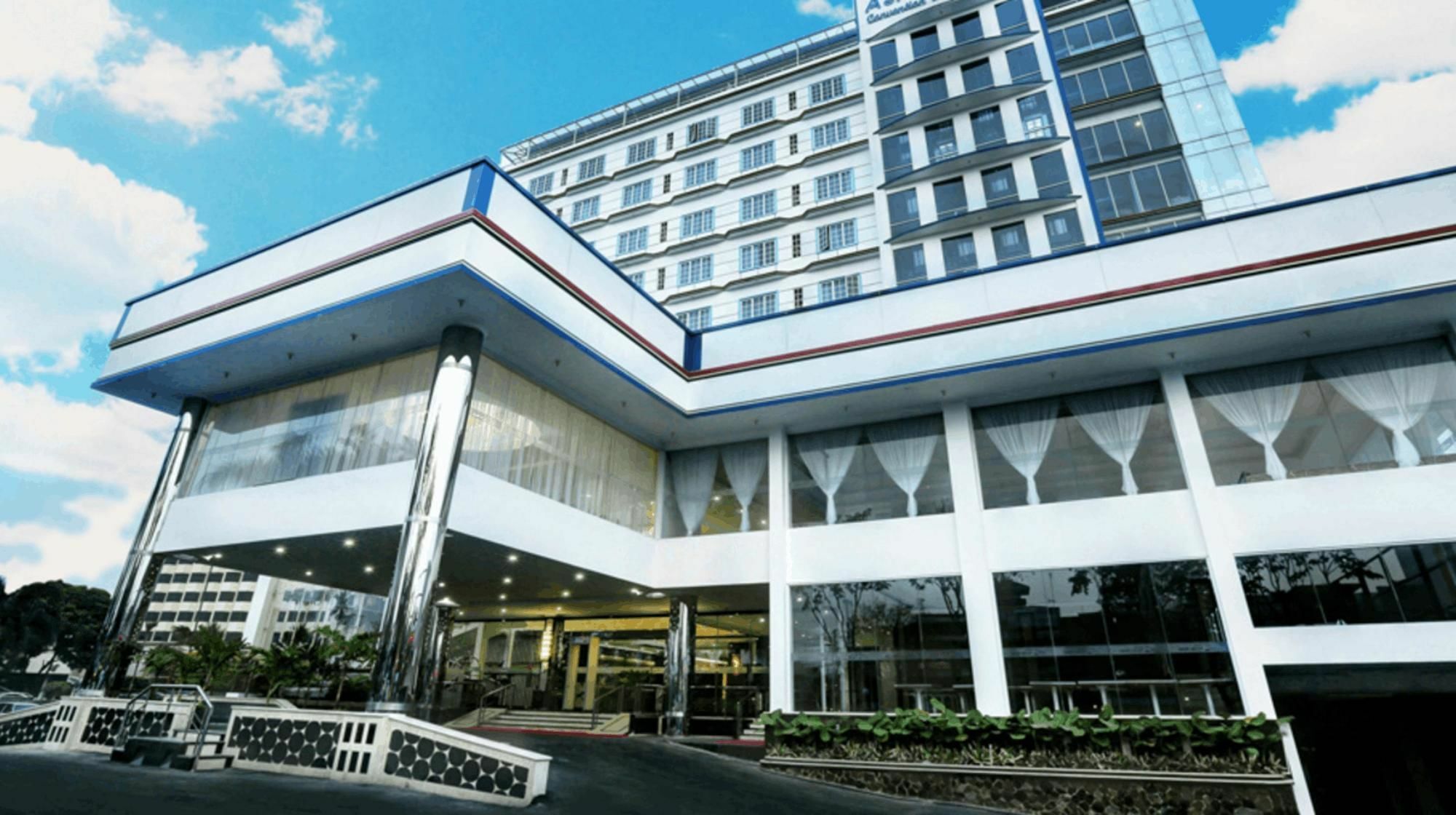 Grand-Asrilia-Hotel-Bandung-Exterior.JPE